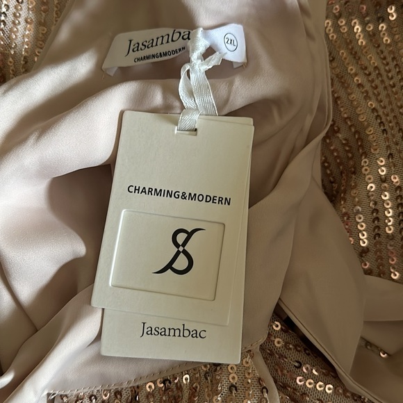 Woman’s Sequin Sleeveless Halter Tank Top, XXL, NWT - Picture 7 of 7